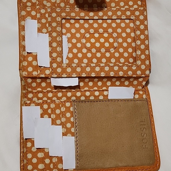 womans Fossil bi-fold wallet - Picture 5 of 8